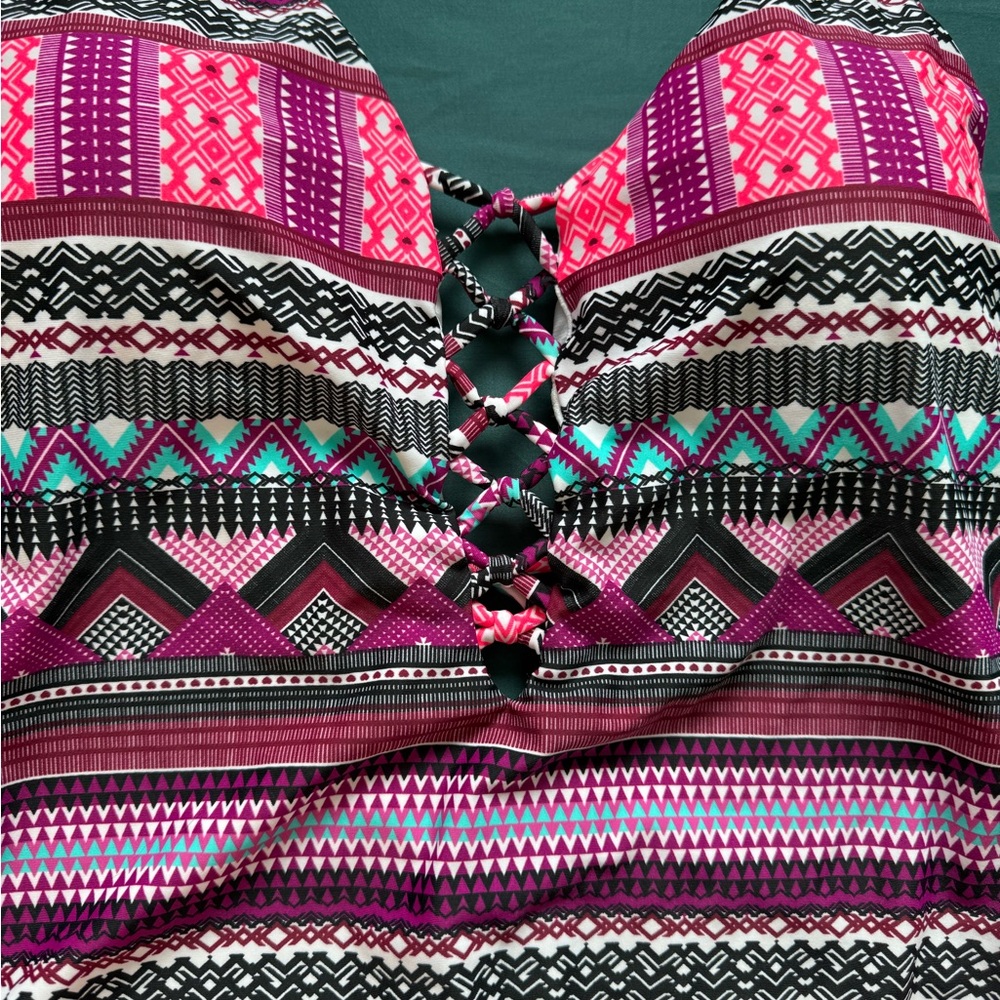 White and Pink Geometric Pattern 1 Piece Swimsuit Ladies size 14 - Picture 2 of 8